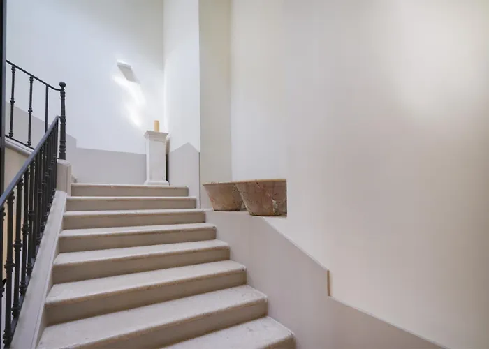 Palazzo Della Torre 202- Modern Historic Appartement *