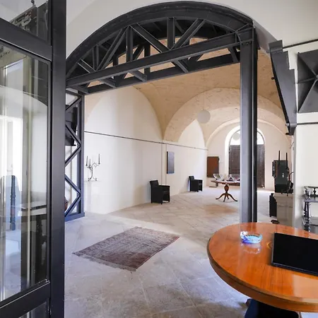 Palazzo Della Torre 202- Modern Historic Bari