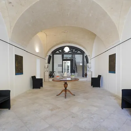 Apartment Palazzo Della Torre 202- Modern Historic Bari