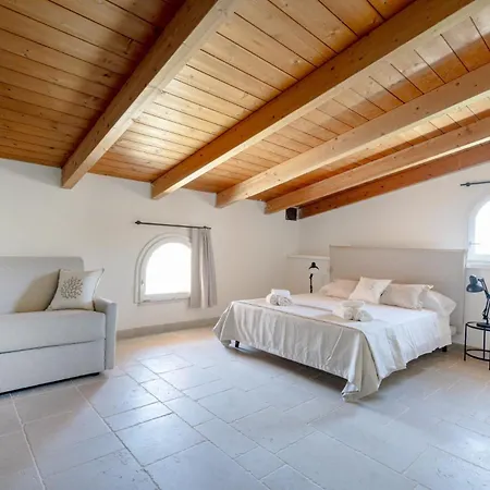 Palazzo Della Torre 202- Modern Historic Apartment *