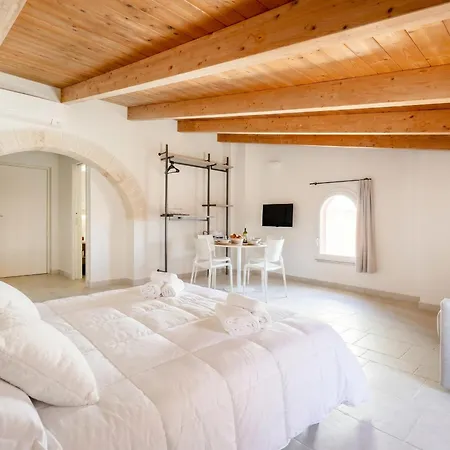 Palazzo Della Torre 202- Modern Historic Apartment